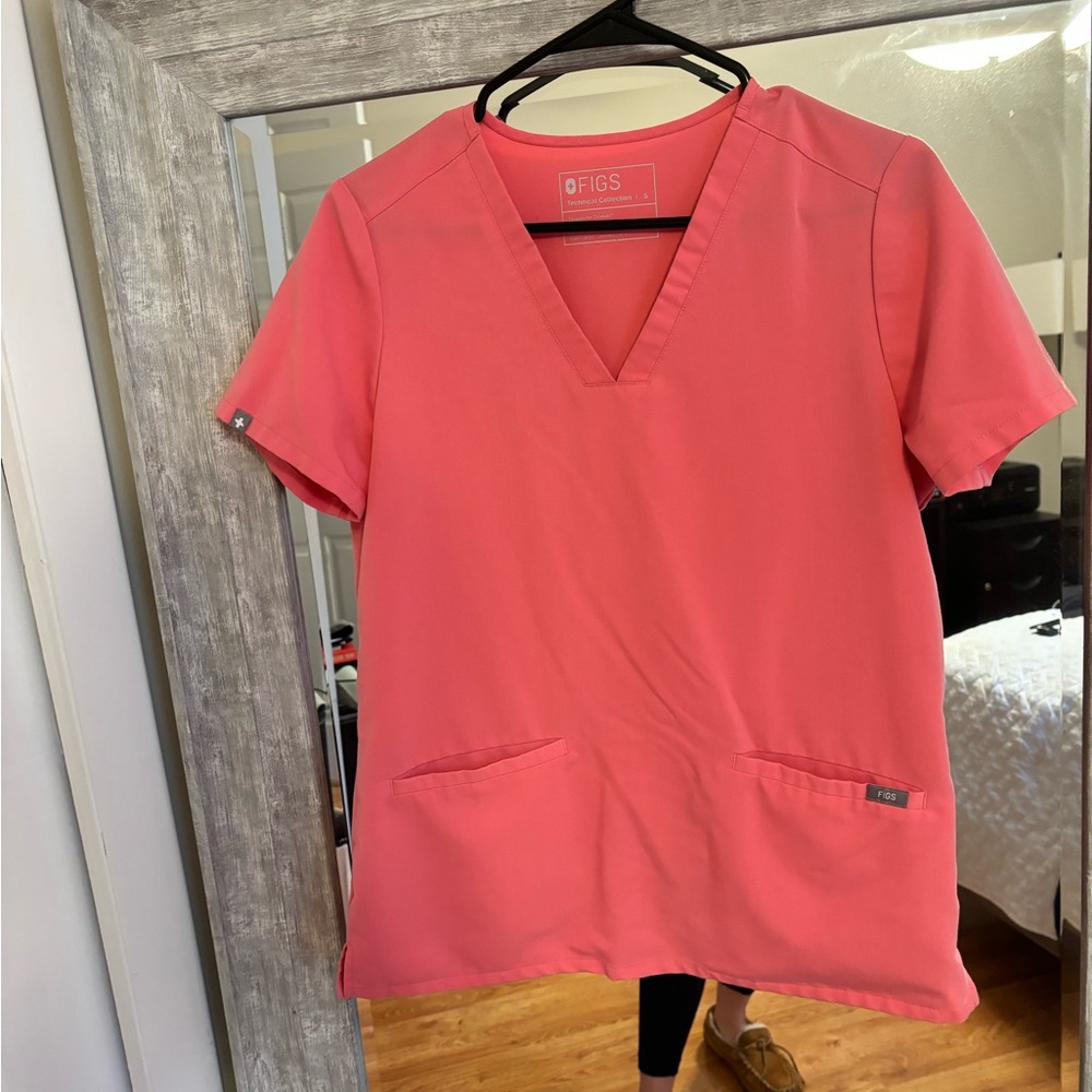 Figs neon pink top and bottom